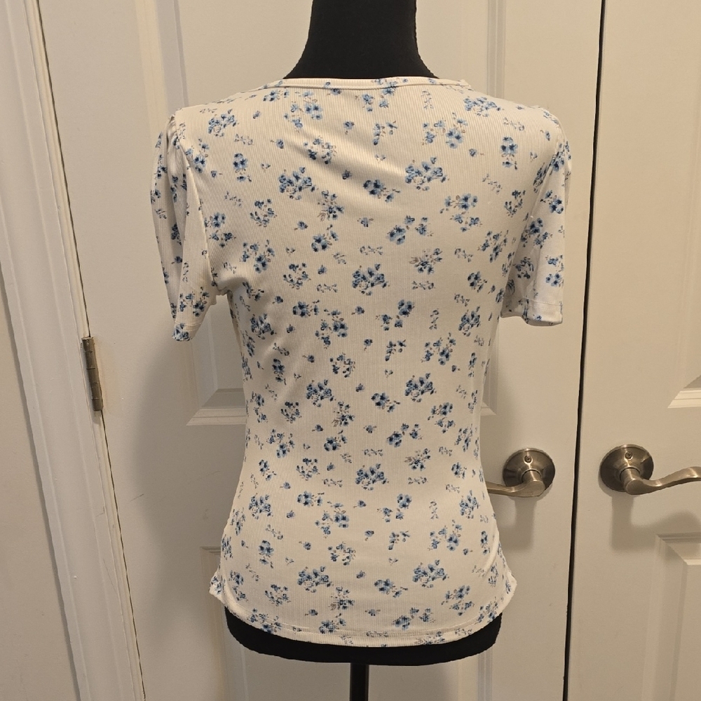 Floral Print Women's Top - Cream and Blue - Picture 3 of 4